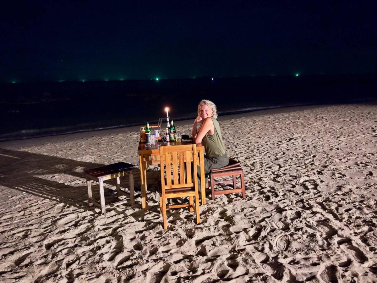 Kohjum Seafront Resort ジュム島 エクステリア 写真