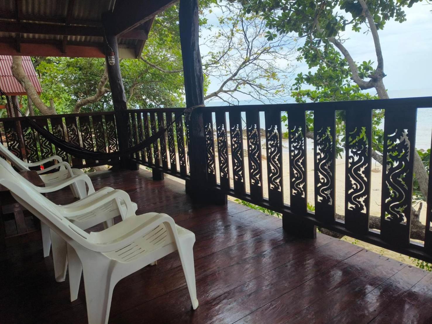 Kohjum Seafront Resort ジュム島 エクステリア 写真