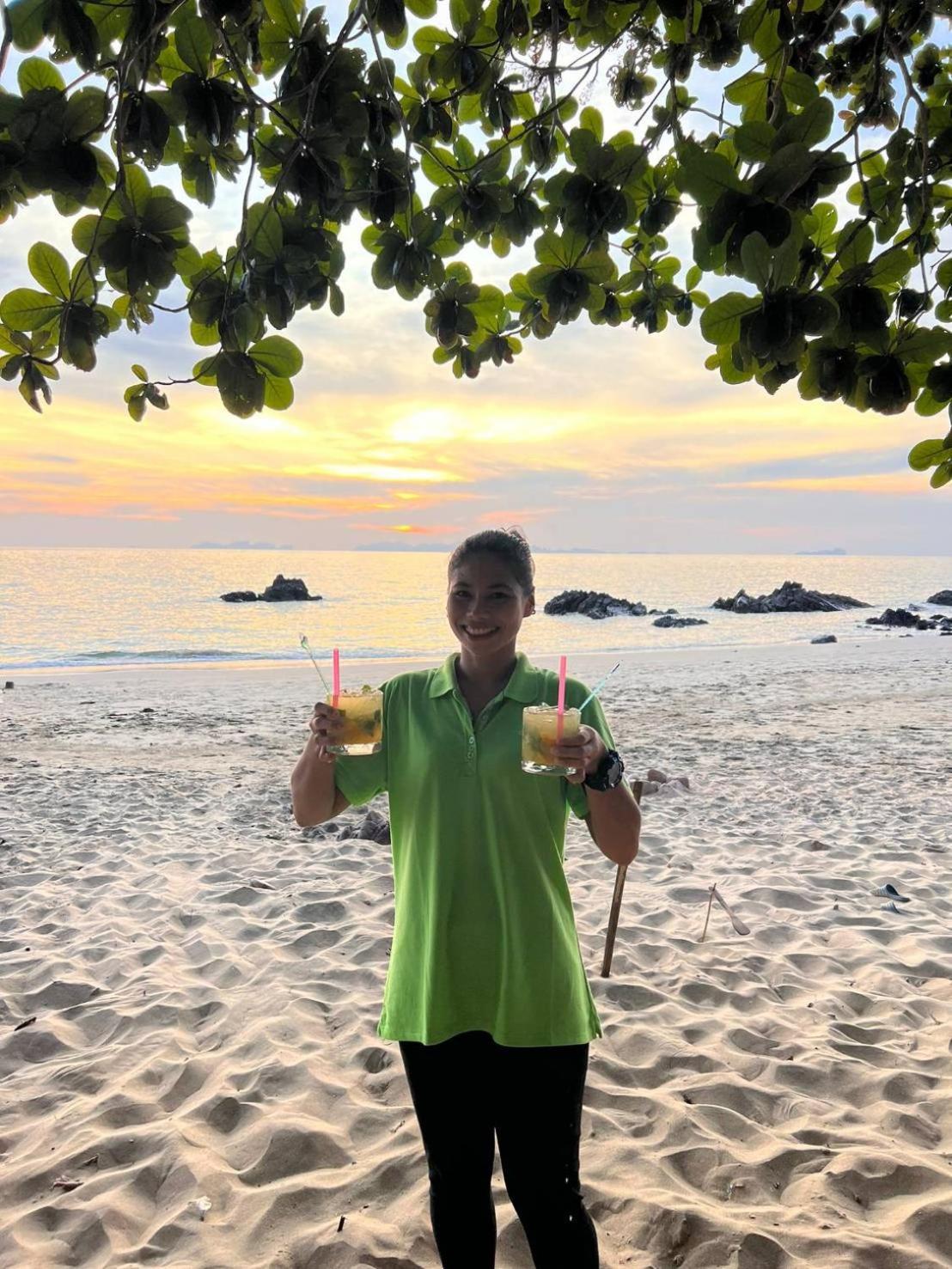 Kohjum Seafront Resort ジュム島 エクステリア 写真